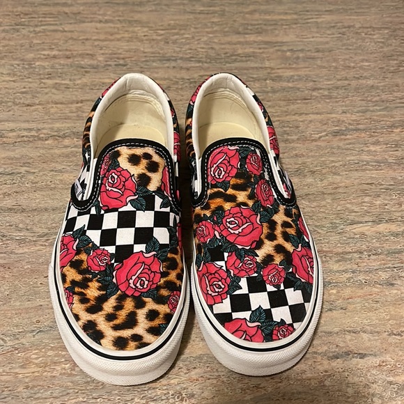 Vans Classic Slip-On Rose Animal Checkerboard True White Size~ 7 W /5.5 M - Picture 5 of 10